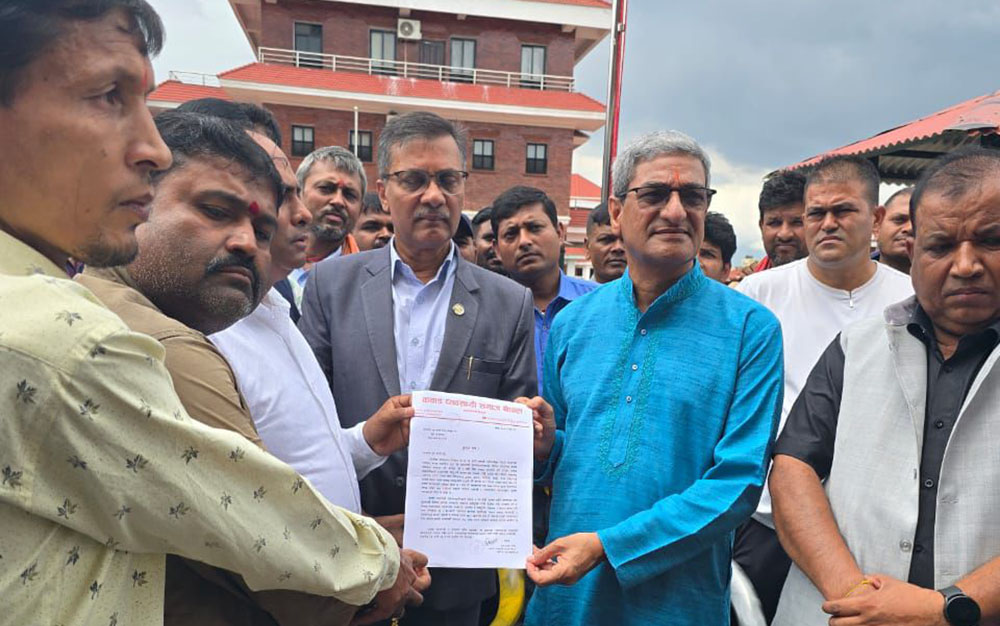 कवाडी व्यवसायीको गृहमन्त्री लेखकलाई ज्ञापनपत्र, काठमाडौं महानगरको ज्यादती रोक्न आग्रह