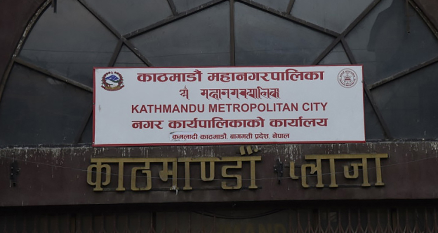 सडकमा माटो र ढुंगा राख्ने जानकी कलर टेकलाई ५० हजार जरीवाना