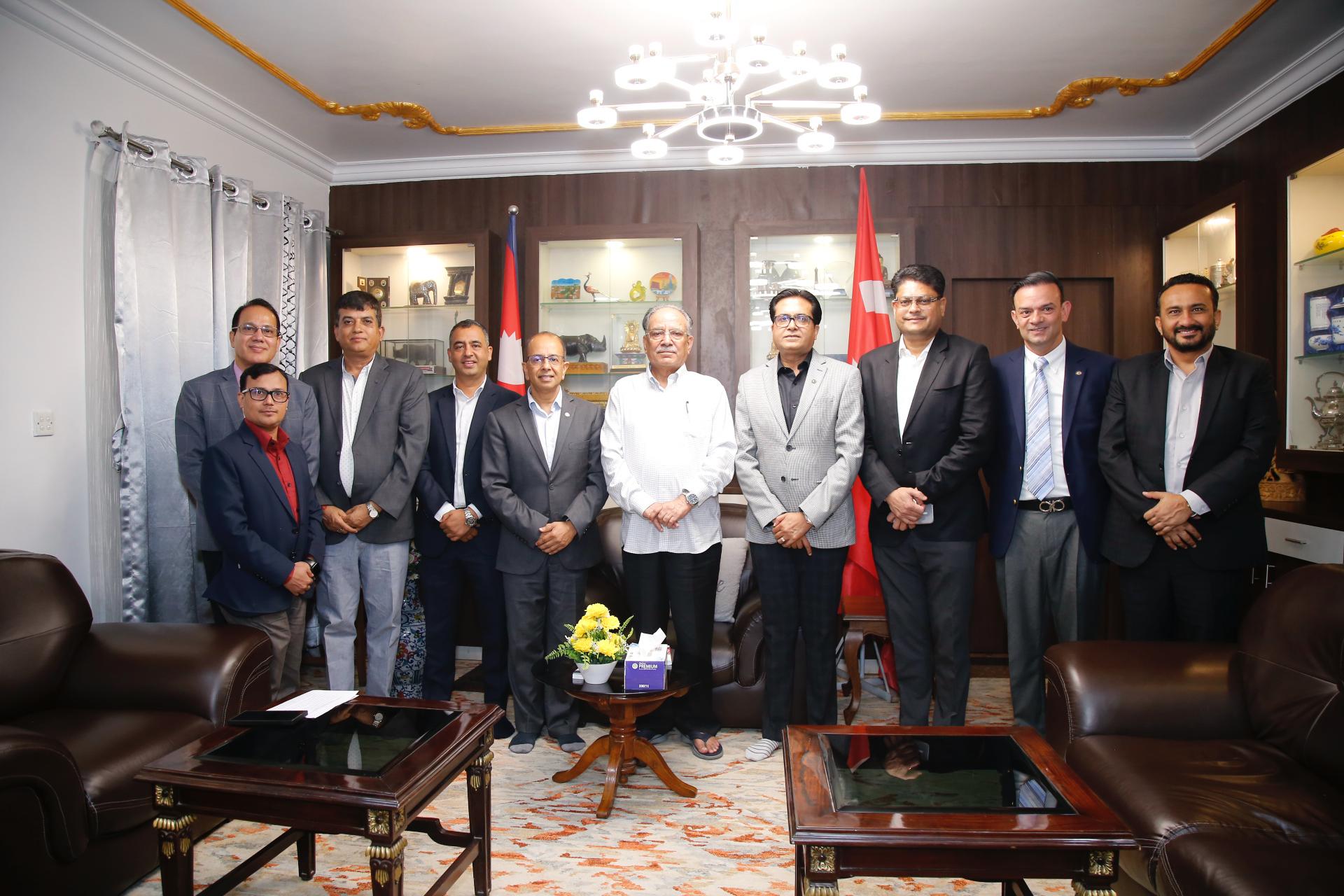 सिएनआईका नवनिर्वाचित पदाधिकारीले भेटे पूर्वप्रधानमन्त्री प्रचण्ड र गृहमन्त्री लेखक