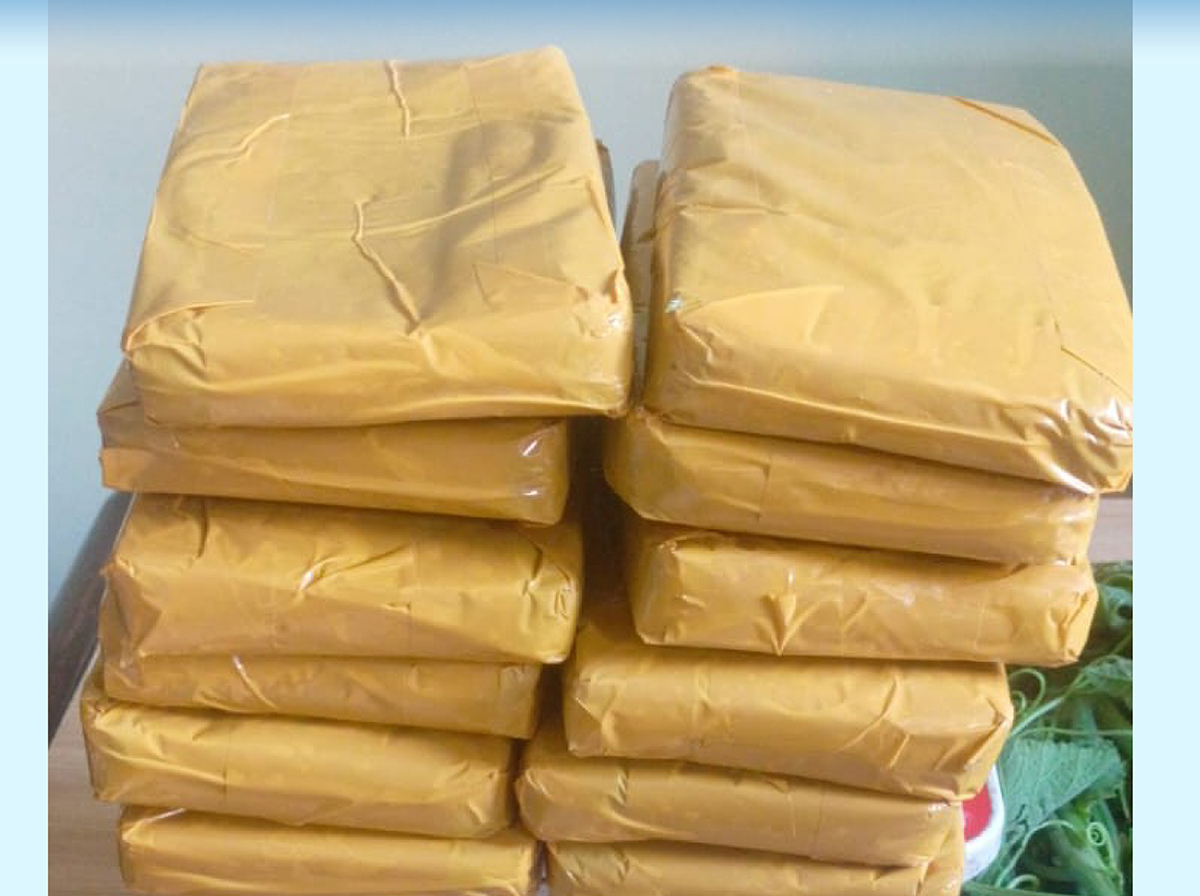 ६ केजी चरेससहित मध्यरातमा महिला पक्राउ