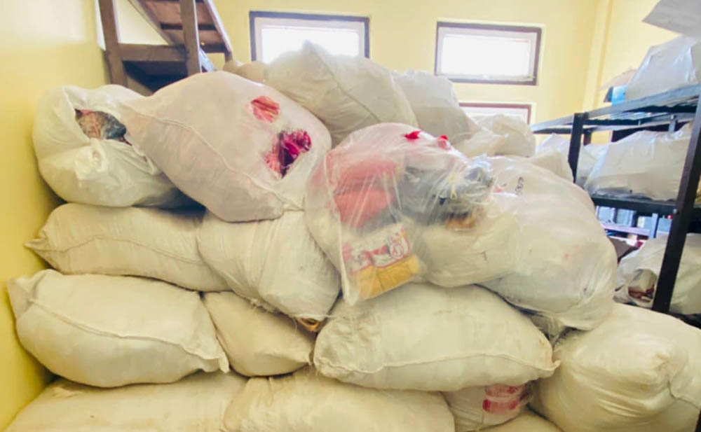 कैलालीको गोदाममा छापा, ३५ लाखभन्दा बढीको लत्ताकपडासहित एक जना नियन्त्रणमा