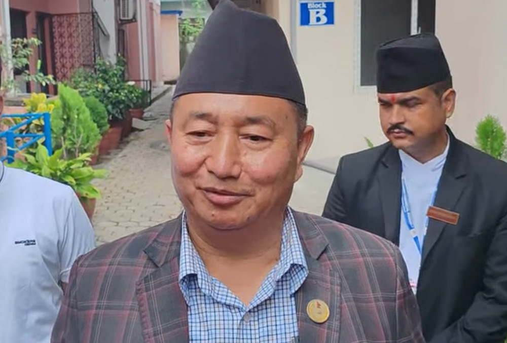 देउवासँगको छलफलपछि बागमतीका मुख्यमन्त्री लामा राजीनामा दिन तयार