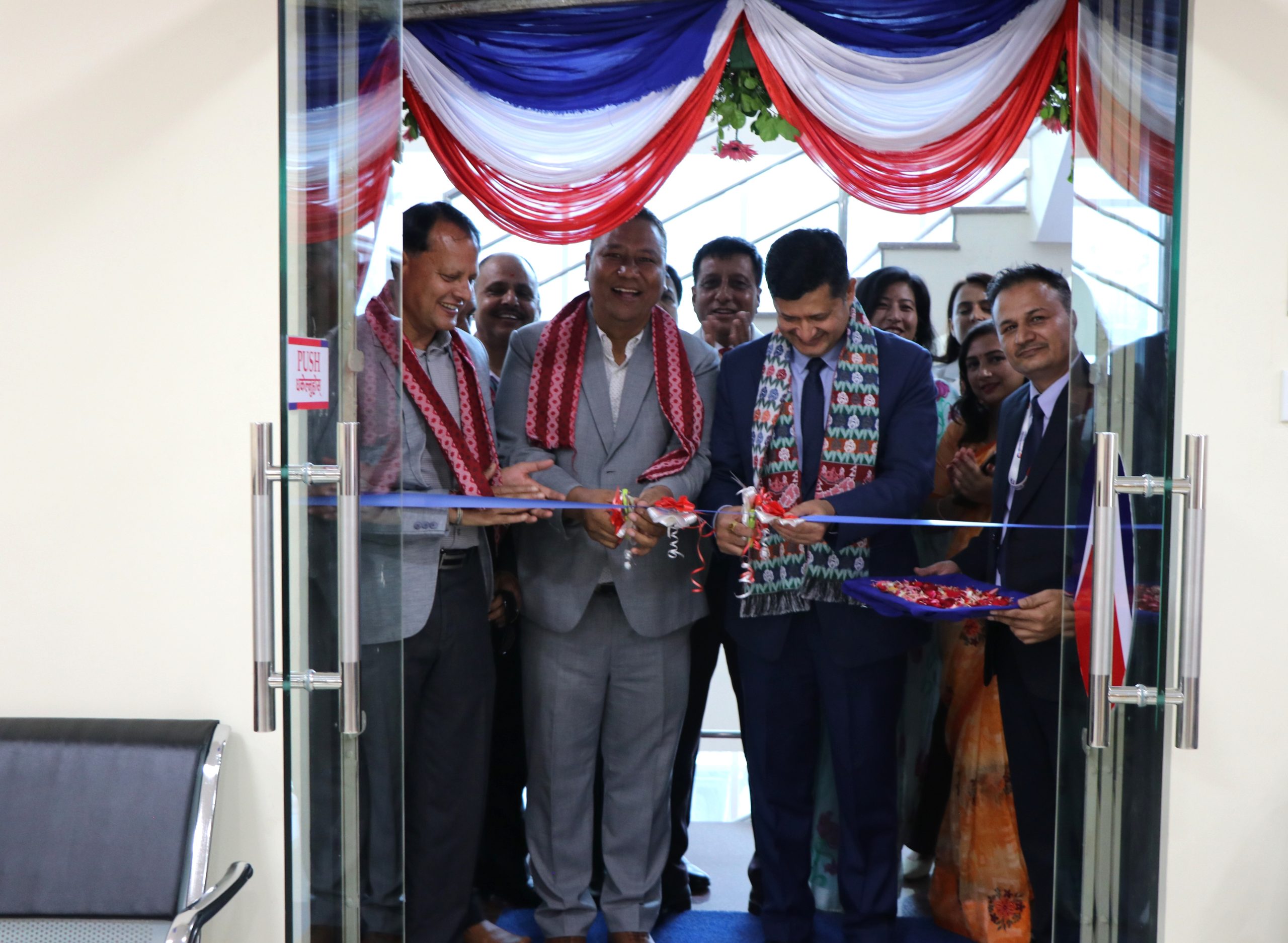 मुक्तिनाथ विकास बैंकको धुम्बाराही शाखा कार्यालयको समुद्घाटन(फोटो फिचर)