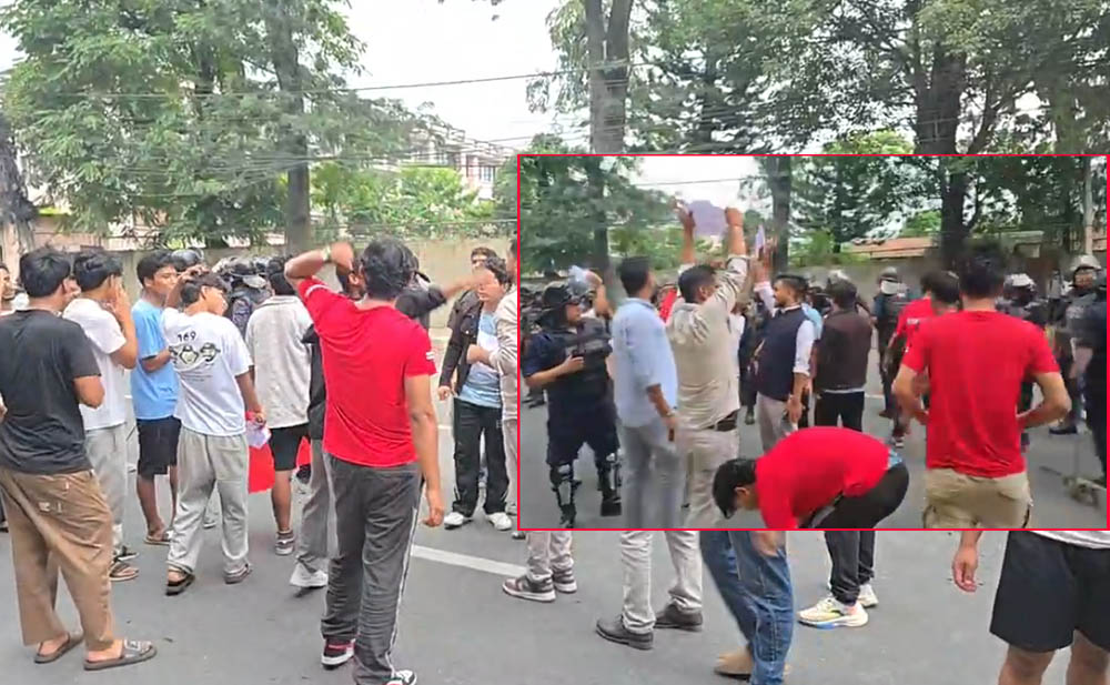 लिपुलेक बारे भारत र चीनबीचको सहमतिको विरोधमा भारतीय दुताबास अगाडी प्रदर्शन