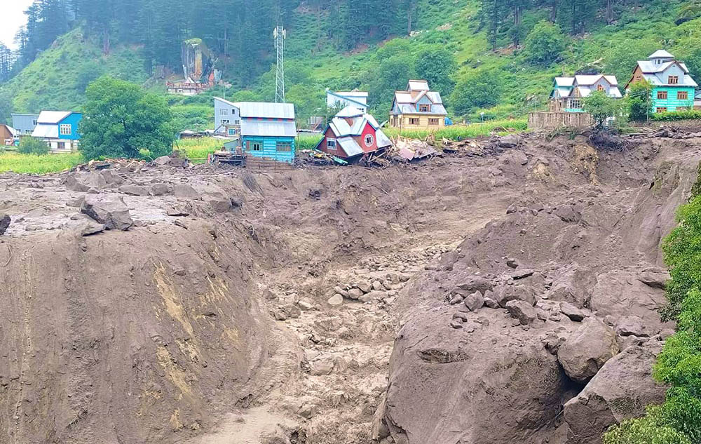 भारतको जम्मू कश्मीरमा बादल फुट्यो, ठुलो नोक्सानीको आशंका