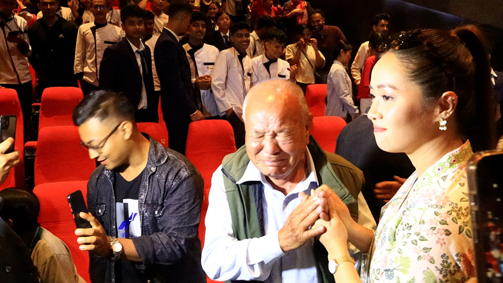 चलचित्र  ‘जनै हराएको मान्छे’ हेरेपछि दर्शक भावुक