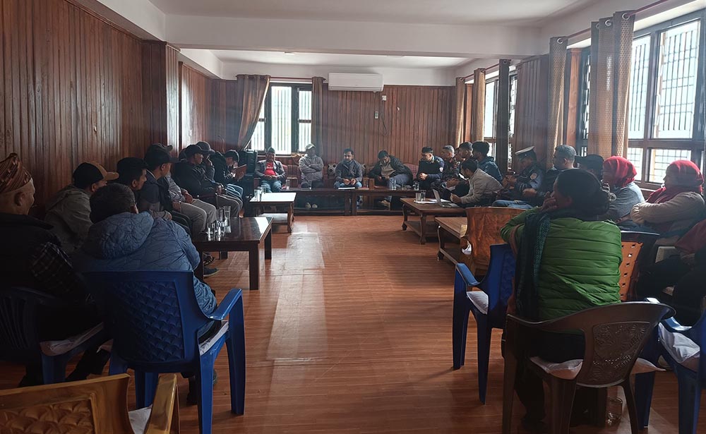 मनाङमा सार्वजनिक यातायातको भाडा आधा घटाइयो