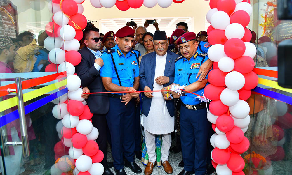 प्रधानमन्त्री ओलीबाट मधेश प्रदेश प्रहरी कार्यालयको नवनिर्मित कार्यालय भवन उद्‍घाटन