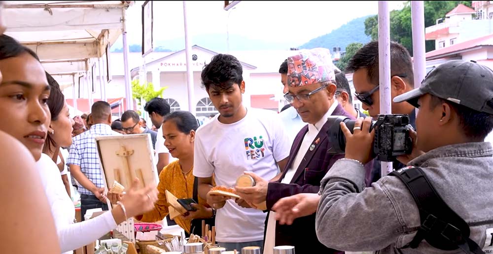 फोहोरलाई मोहोर बनाउने आरयु फेष्ट १० हजार बढीले गरे अवलोकन