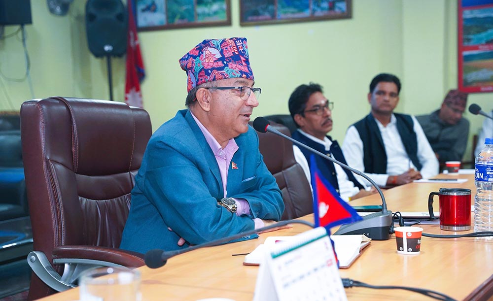 पोखरा महानगरका महाशाखा प्रमुख र वडा सचिवहरूलाई कार्य सम्पादनमा अब्बलता प्रस्तुत गर्न प्रमुख आचार्यको निर्देशन