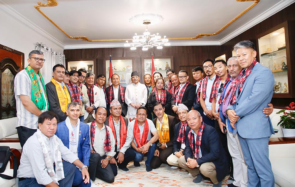 प्रचण्डद्वारा नेपाल पर्वतारोहण संघको नवनिर्वाचित कार्यसमितिलाई बधाई