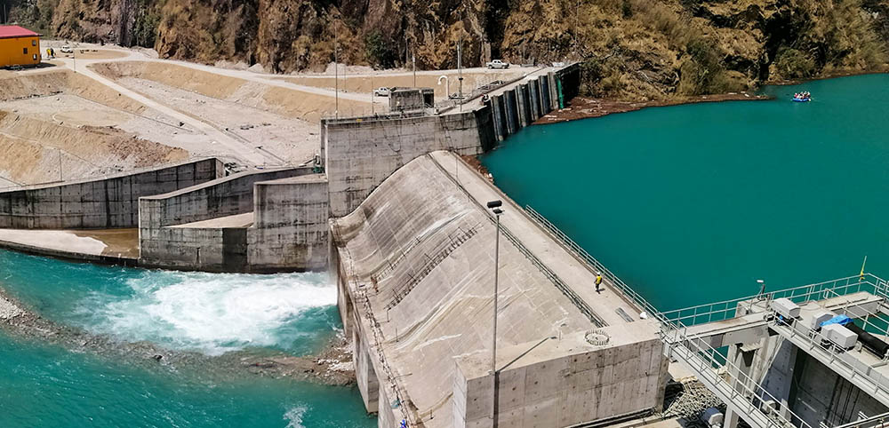 अपर तामाकोशीको जलाशय शनिबार सफा गरिदै, सतर्कता अपनाउन आग्रह