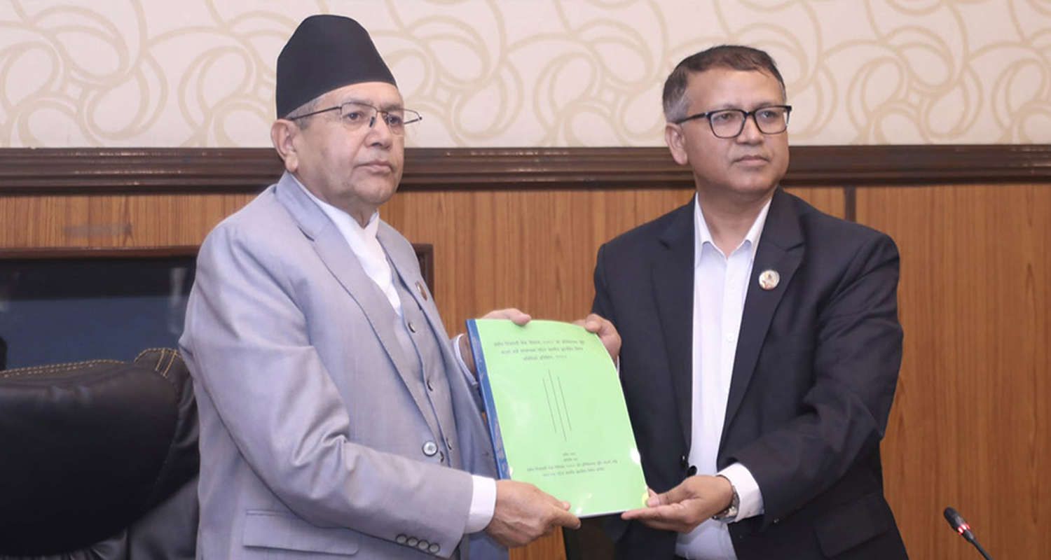 कुलिङ पिरियडमा हेरफेर प्रकरणको छानबिन समितिले सभामुखलाई बुझायो प्रतिवेदन