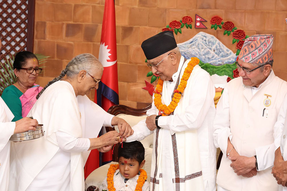 प्रधानमन्त्री ओलीले ब्रह्माकुमारी राजयोग सेवा केन्द्रका दिदीबहिनीको हातबाट बाँधे राखी