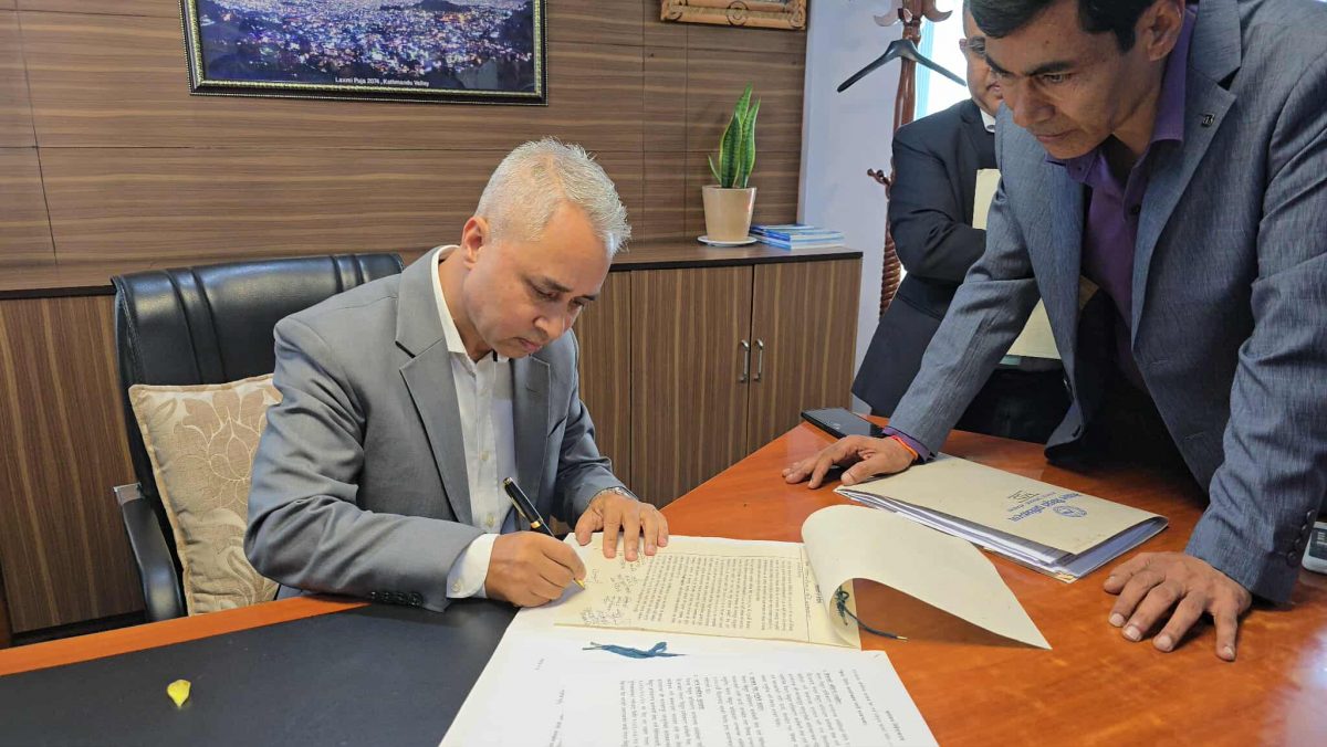 प्राधिकरणका नवनियुक्त कार्यकारी निर्देशक सिलवालले गरे पदभार ग्रहण