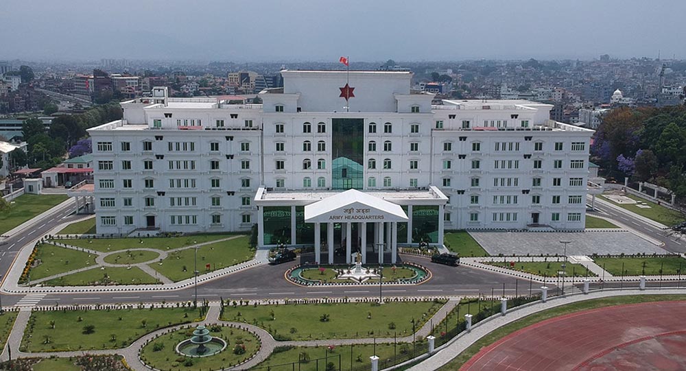 लुटपाट गर्ने २१ जना सेनाको नियन्त्रणमा