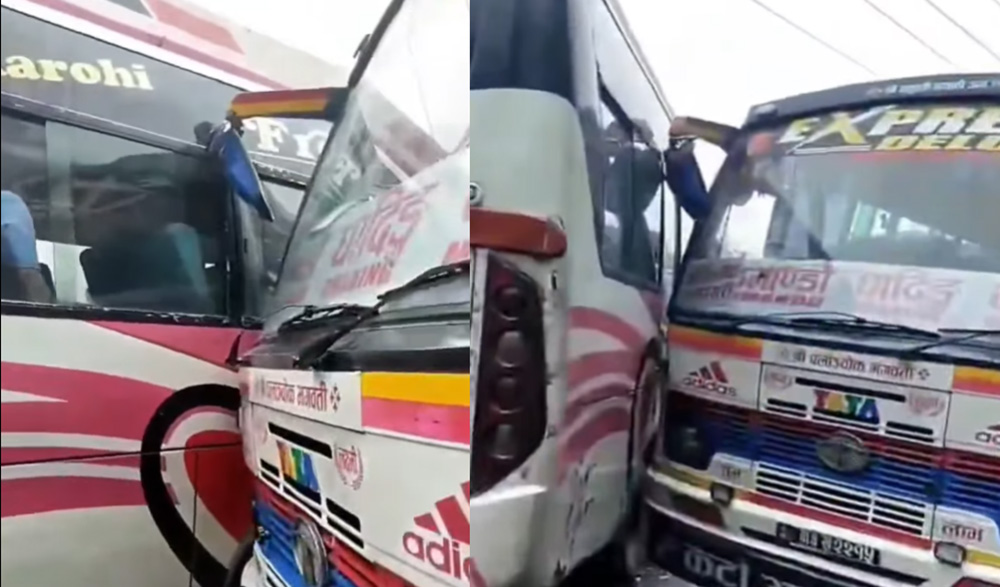 सुरुङ्मार्ग नजिकै दुई बस ठोक्किए