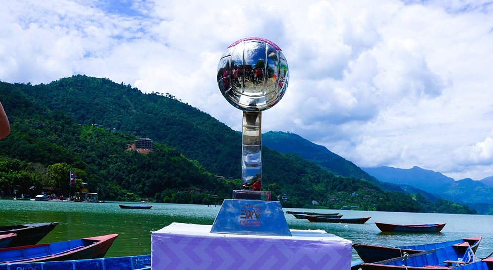 एभरेस्ट महिला भलिबल लिगको ट्रफी सार्वजनिक