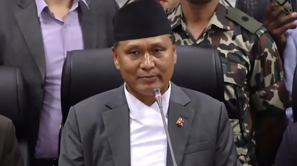 ऊर्जामन्त्री कुलमान घिसिङले गरे पदभार ग्रहण, डेडिकेटेड ट्रंक लाइनको बक्यौता उठाउने पहिलो निर्णय