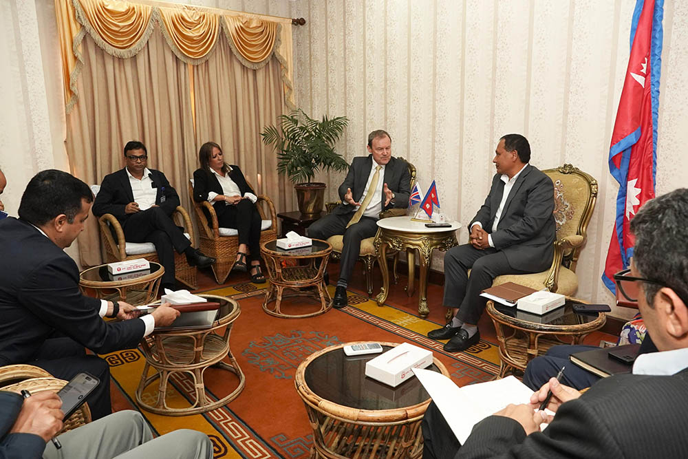 ऊर्जामन्त्री घिसिङ र बेलायतका राजदूत फेनबीच भेटवार्ता