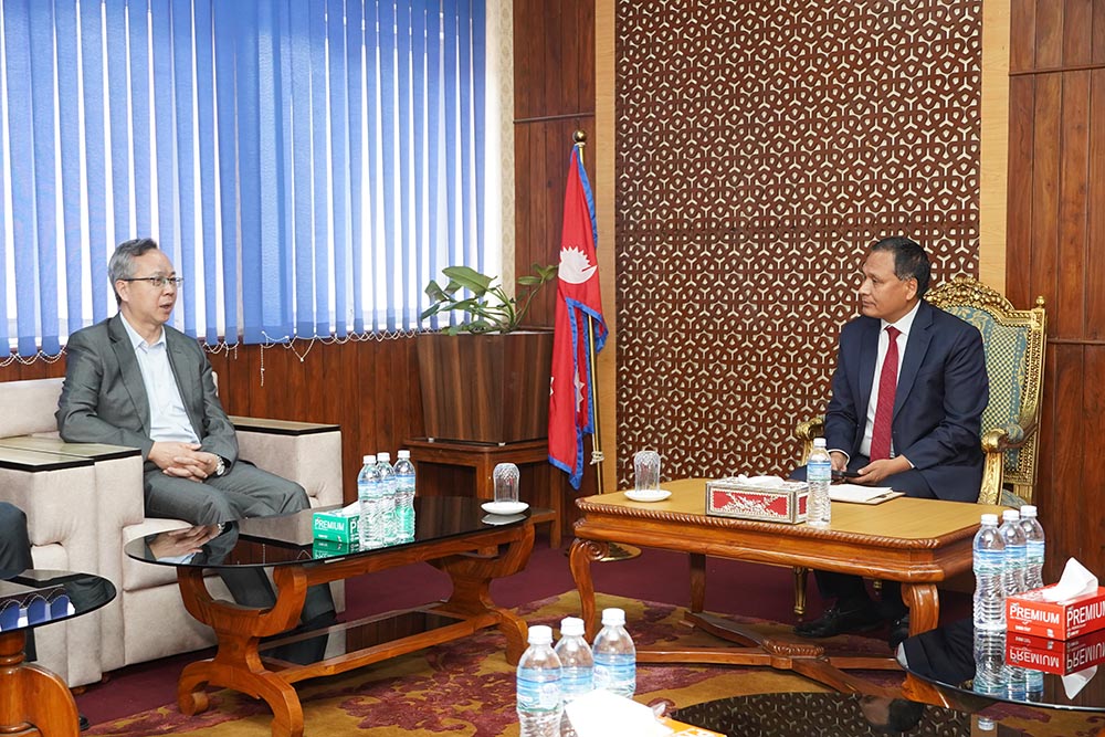 ऊर्जा मन्त्री घिसिङ र चिनियाँ राजदूत सोङबीच भेटवार्ता