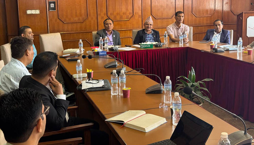 सडकका २३४ रुग्ण ठेक्का तोडिंदै, समयमा निर्णय नगर्ने कर्मचारीमाथि पनि छानबिन हुने