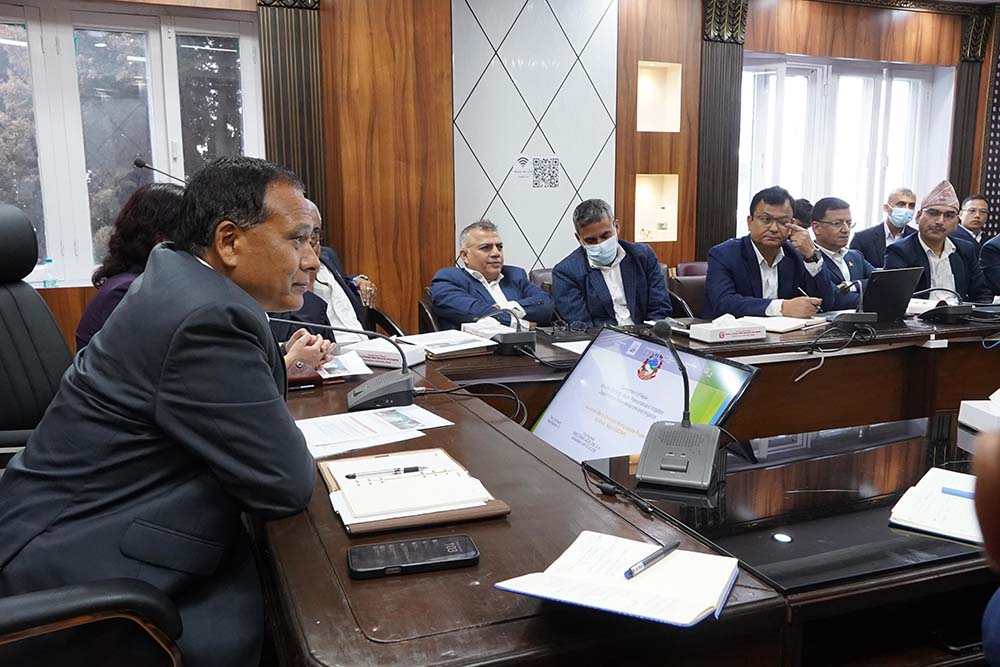 सुनकोशी मरिन र भेरी बबईका ठेक्का यथास्थितिमा राख्न सकिंदैन: मन्त्री घिसिङ