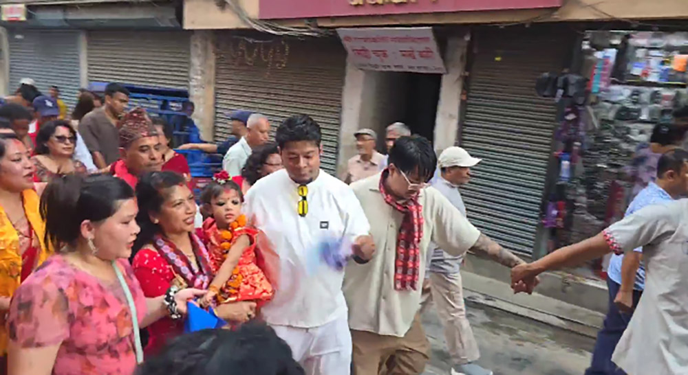 नयाँ कुमारी आर्यताराको आसन ग्रहण