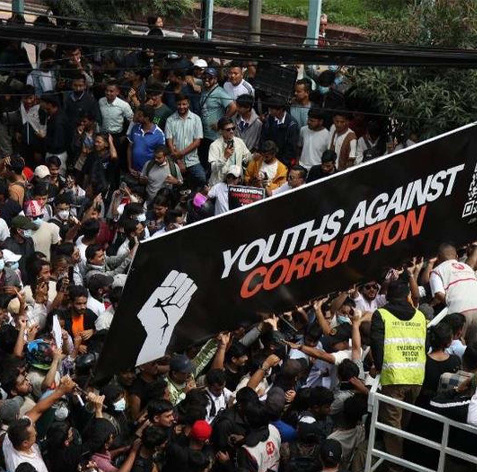 निषेधित क्षेत्र तोडेर अघि बढ्यो जेनजीको प्रदर्शन