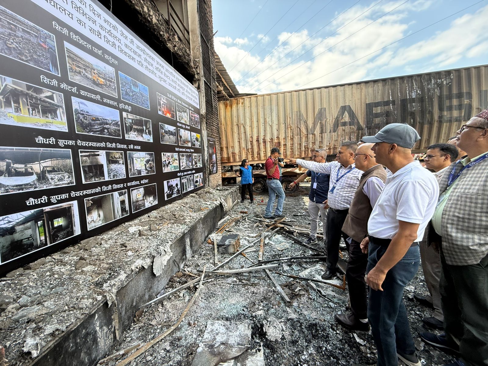 जेन जी आन्दोलनमा ध्वस्त सीजी डिजिटल पार्कको अवलोकनमा अर्थमन्त्री खनाल