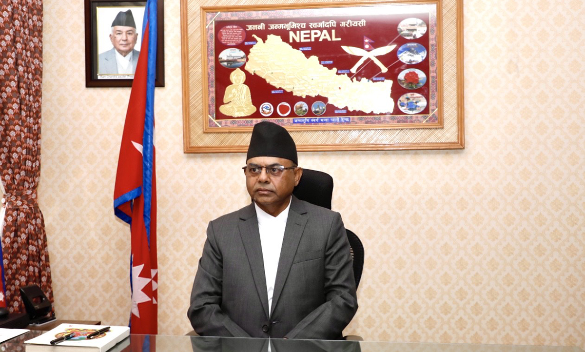 पदभार ग्रहणका क्रममा किन भक्कानिए उद्योगमन्त्री सिन्हा ?