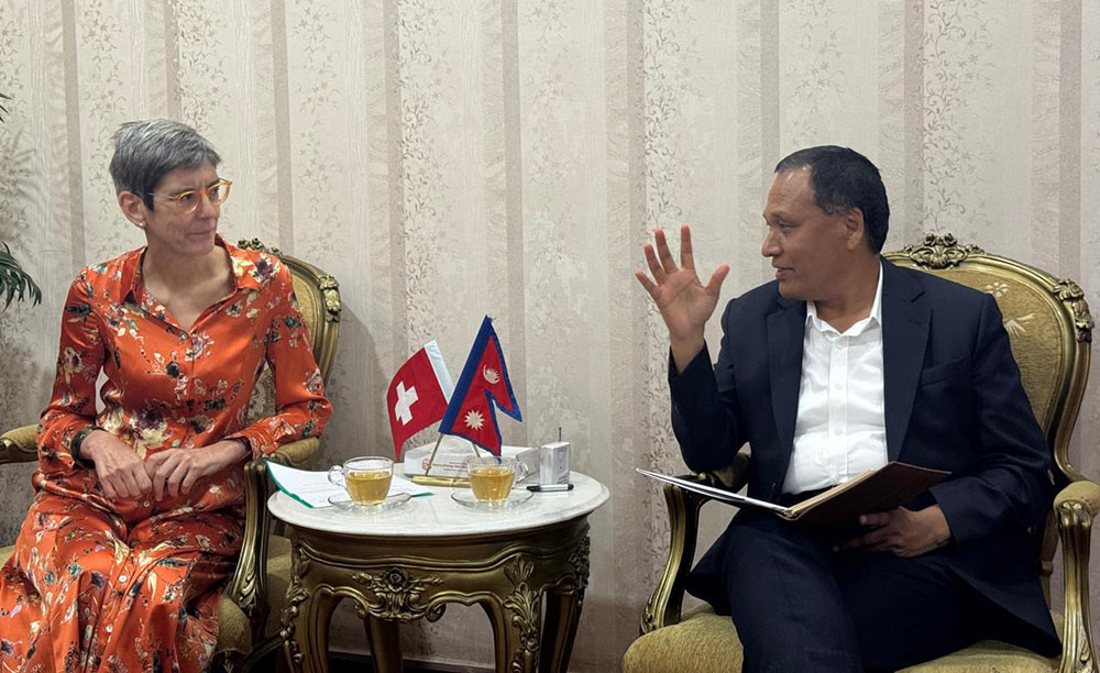 ऊर्जामन्त्री घिसिङ र स्विस राजदूत मेउलीबीच भेटवार्ता