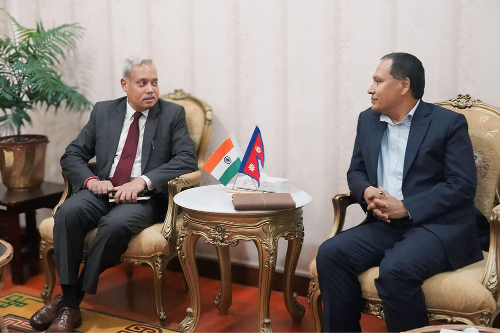 ऊर्जामन्त्री घिसिङसँग भारतीय राजदूत श्रीवास्तवको भेटवार्ता