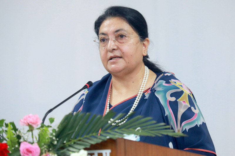 पूर्वराष्ट्रपति भण्डारी घाइतेहरू भेट्न प्रहरी अस्पताल जाने