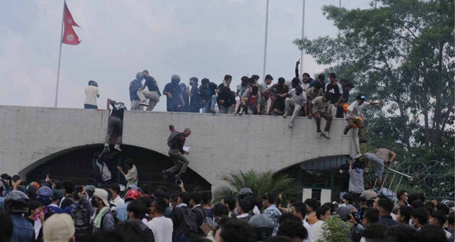 सरकारलाई घुँडा टेकाउन जेन्जी सफल, अब नयाँ नेपाल बनाउने जिम्मा युवाको काँधमा