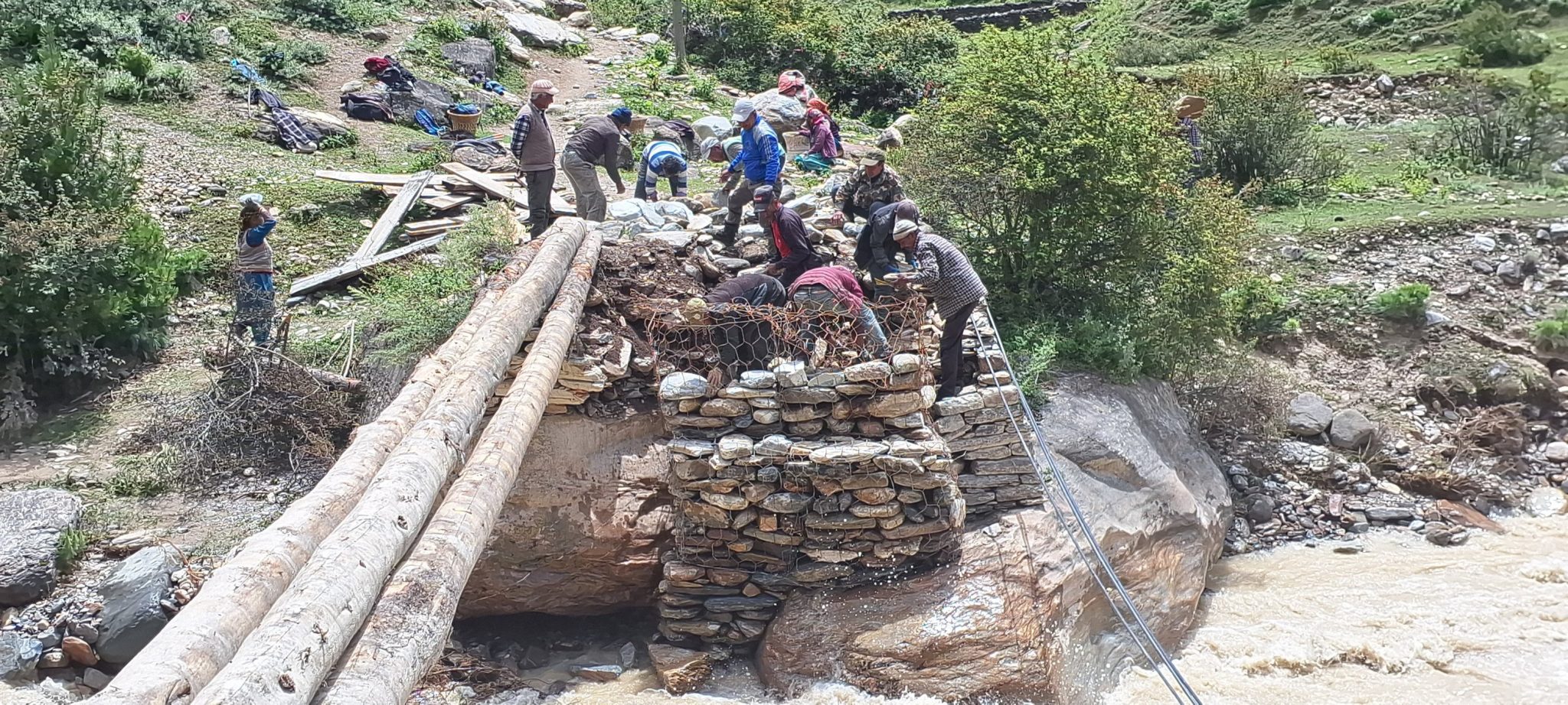 छाङ्गरु र तिङ्कर गाउँका पीडा: ‘न बाटो छ, न सञ्चार’