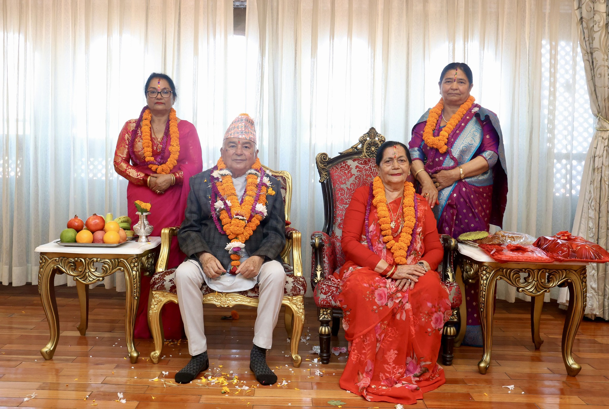 राष्ट्रपति पौडेलले लगाए शुभसाइतमै टीका