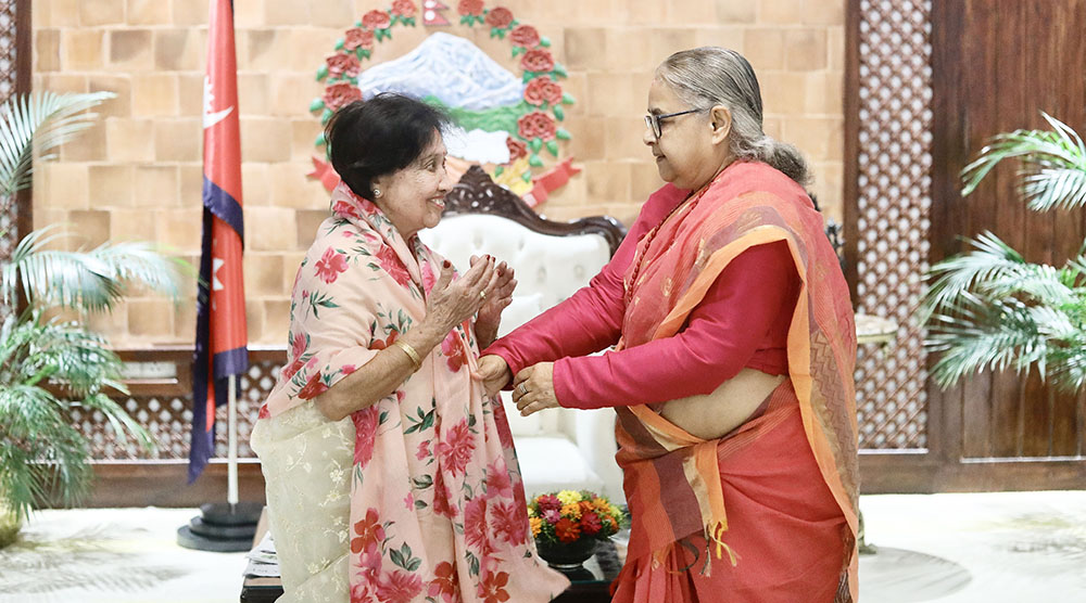 प्रधानमन्त्री कार्कीद्वारा समाजसेवी अञ्जली मास्केलाई सम्मान