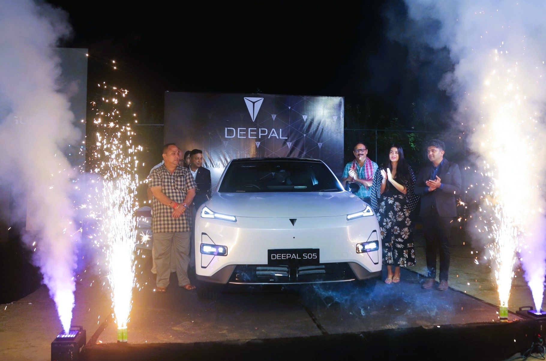 विरगञ्जमा सार्वजनिक भयो ‘लक्जरी’, ‘स्टाइल’ र ‘टेक’ ले भरिएको दिपल एस०५