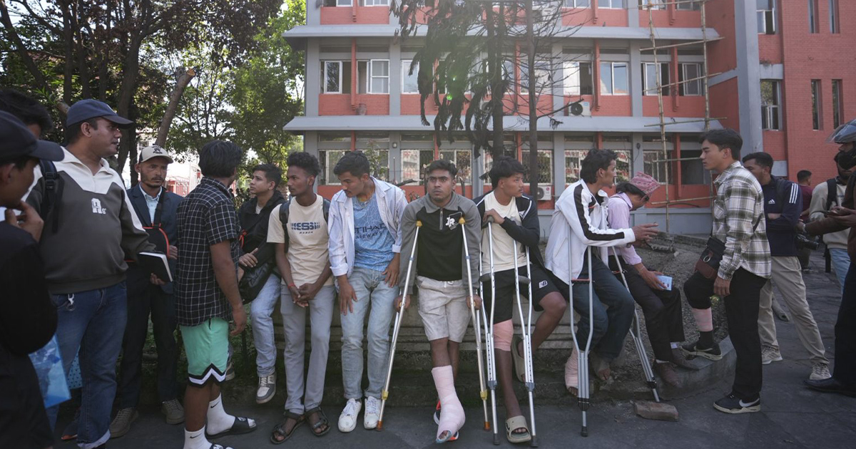 प्रधानमन्त्री भेट्न सिंहदरबार पुगे जेन जी आन्दोलनका घाइते