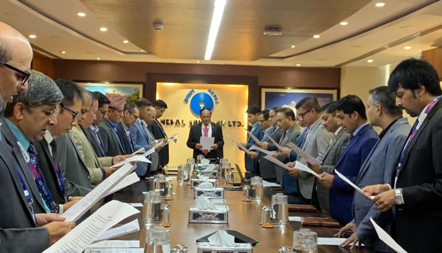 विश्व नैतिकता दिवसको अवसरमा एसबिआई बैंकका कर्मचारीहरूद्धारा प्रतिज्ञा