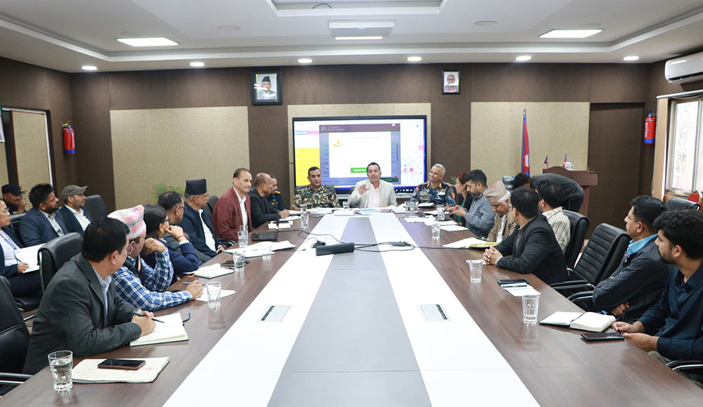 मनसुन प्रतिकार्य कमाण्ड पोष्टका ८ निर्णय के के छन् ?