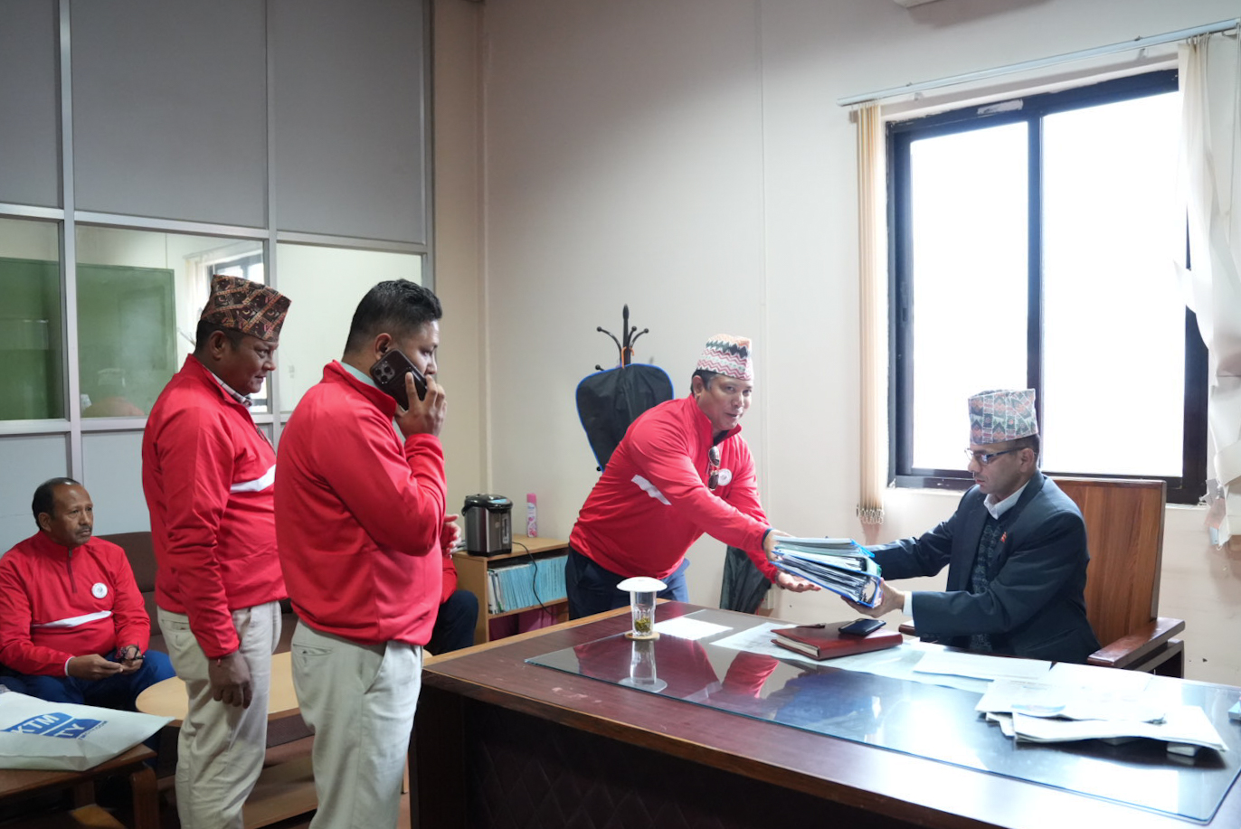 नागरिक उन्मुक्ति पार्टी नेपालले निर्वाचन आयोगमा बुझायो निवेदन,चुनाव चिह्न जाँतो प्रस्ताव