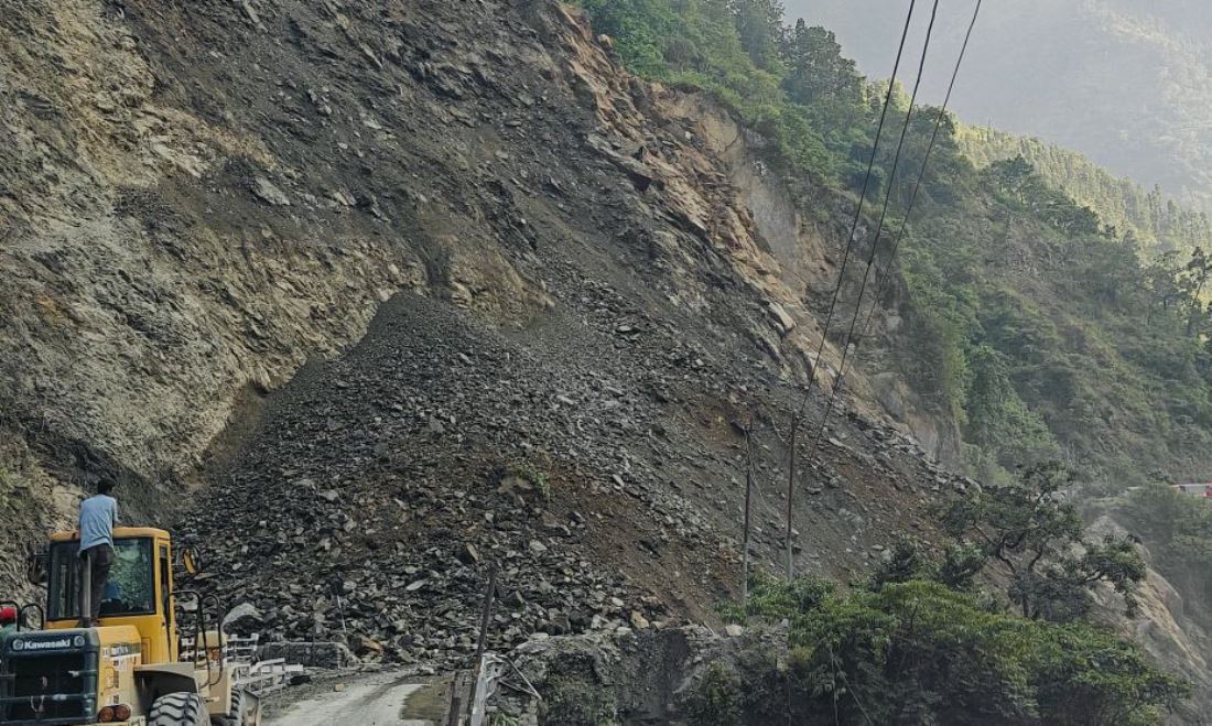 पहिरोमा पुरिएर तीन जिल्लामा २२ जनाको मृत्यु,३२ बेपत्ता