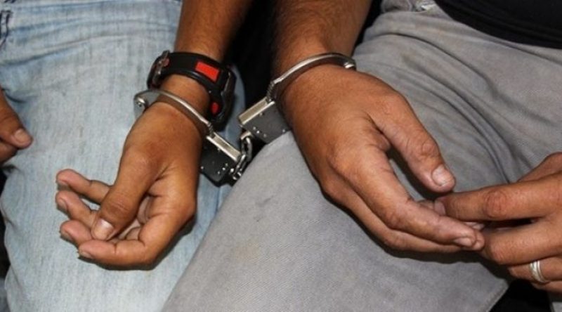 प्रहरीबाट लुटिएको तीन थान गोलीसहित कोटेश्वरबाट दुई  जना पक्राउ