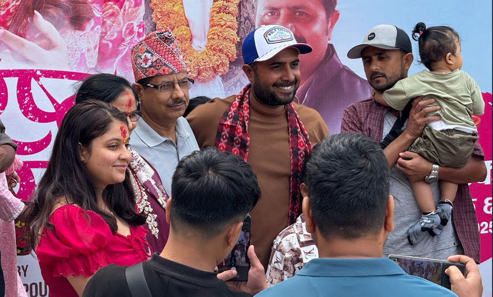 मोफसलका दर्शक भेट्न पुग्यो ‘वरिष्ठ बलराम’ को टिम