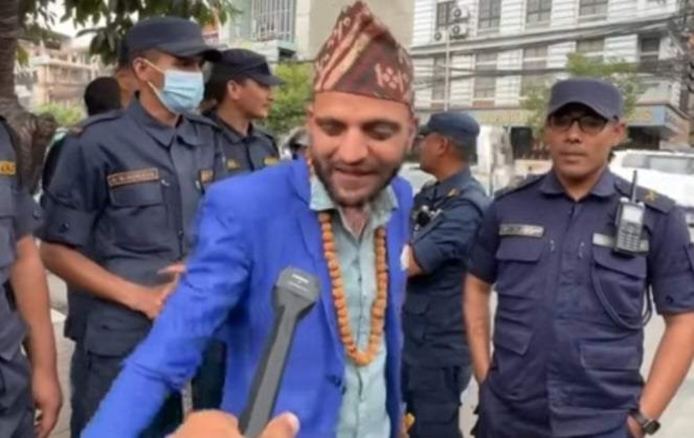 माइतीघरमा आन्दोलन गर्न पुगेका डा. निकोलस भुसालले गाँजा सेवन गरेको पुष्टि