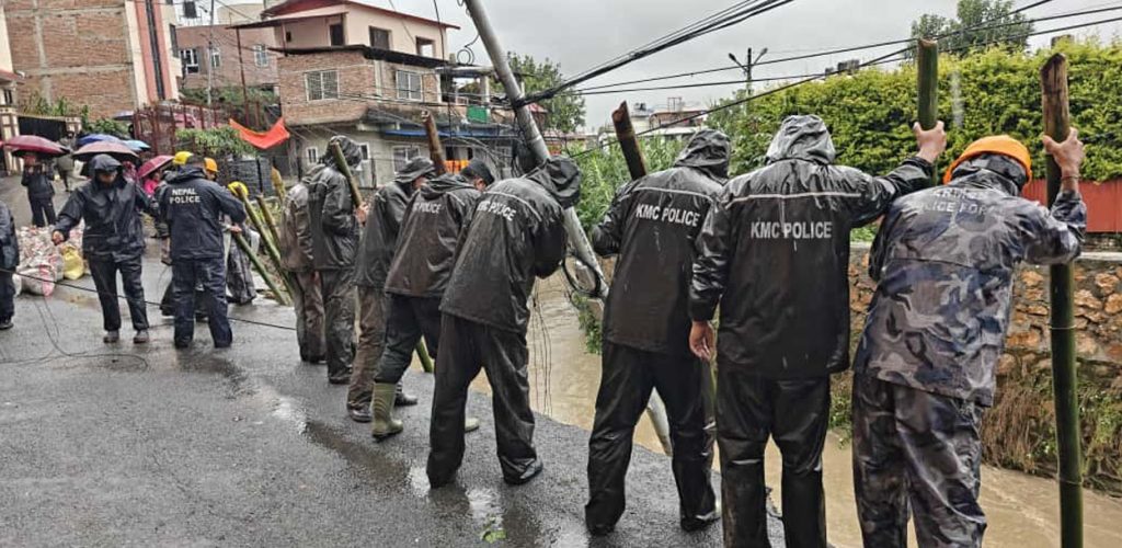 विपद् व्यवस्थापनमा खटिए महानगर प्रहरी