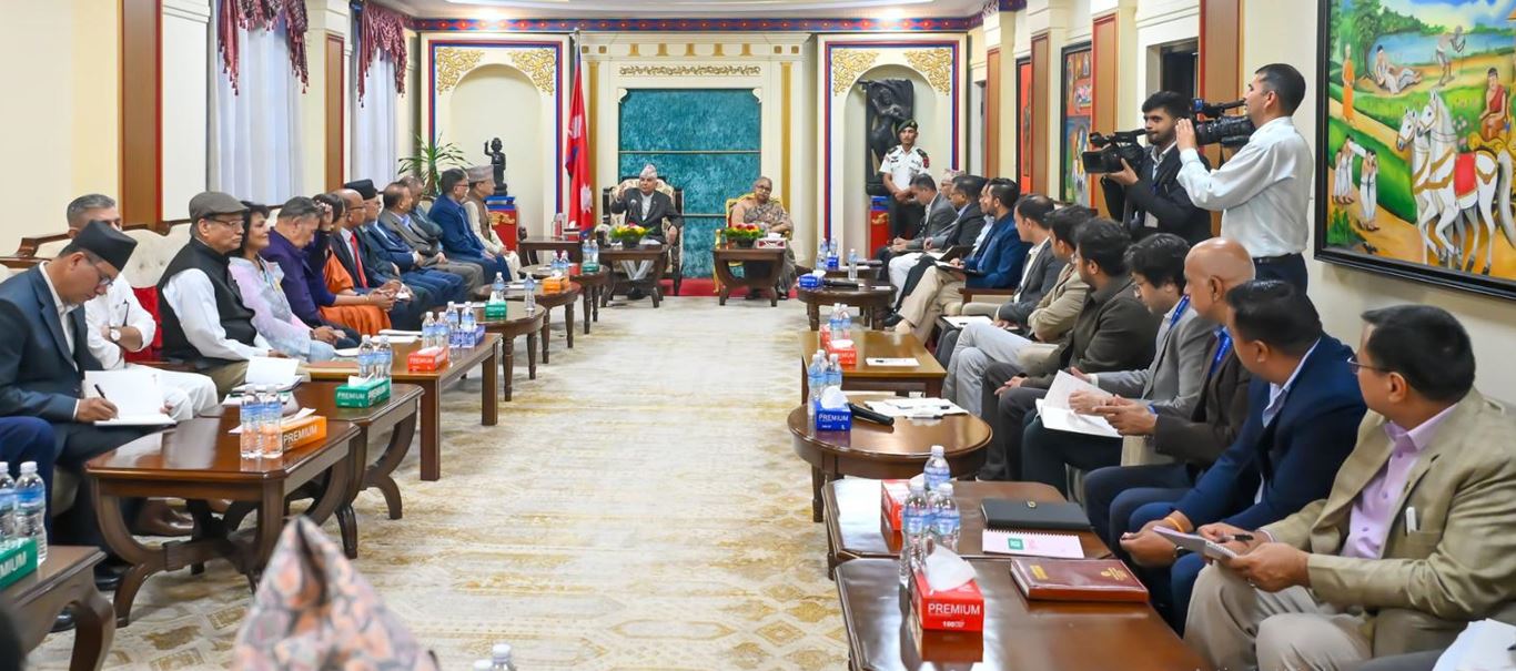  सर्वदलीय बैठकः लोकतन्त्र र संविधान रक्षाका लागि निर्वाचनमा जान राष्ट्रपतिको आग्रह