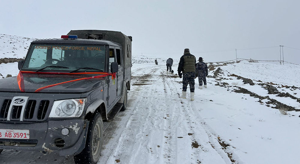 तिलिचोमा फसेका ७५० जनाको सशस्त्रबाट उद्धार